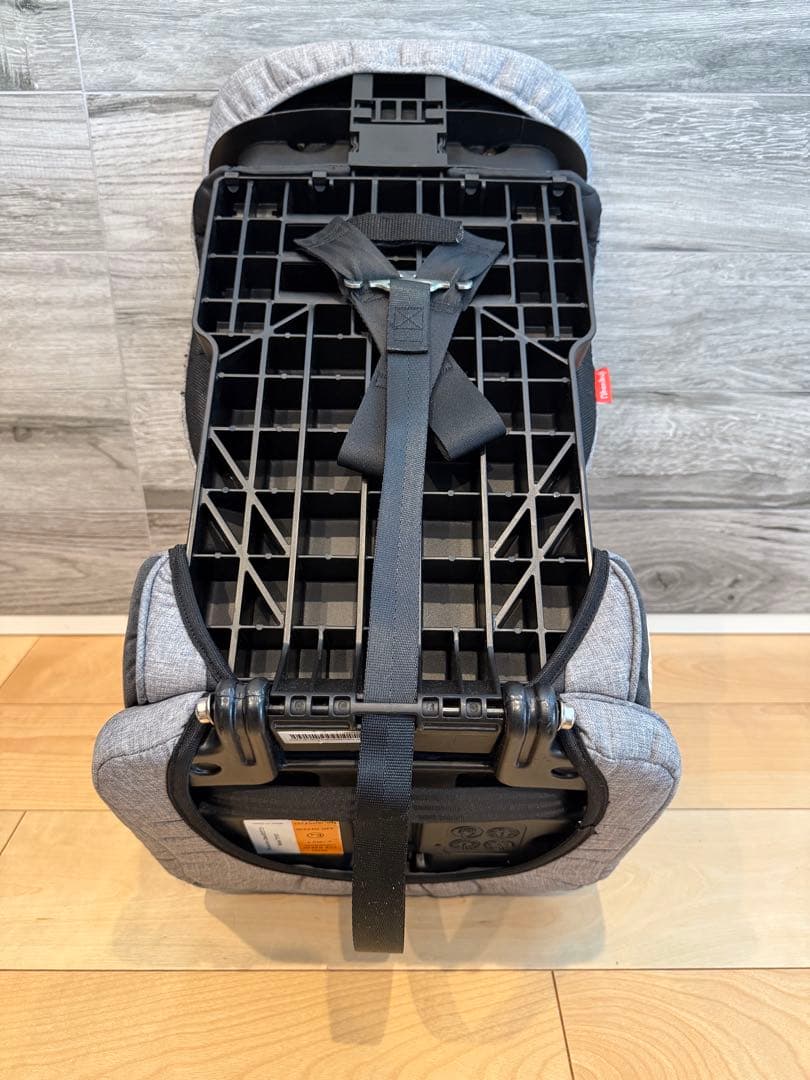 日本育児 トラベルベスト EVO チャイルドシート グレー