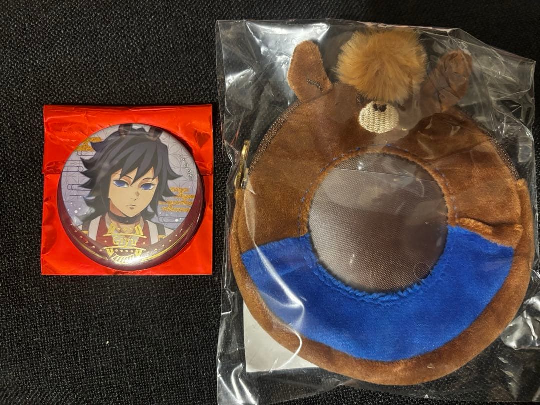 鬼滅の刃　ufotable 干支　午年　缶バッジ　ポーチ　冨岡義勇