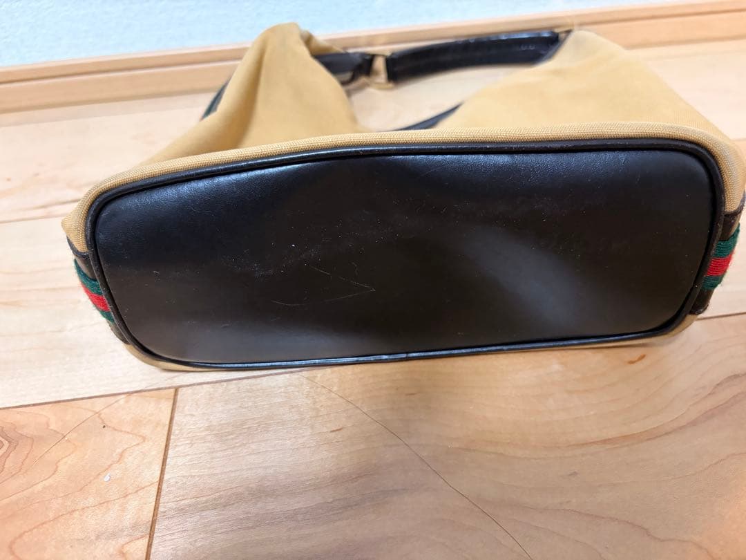 GUCCI ベージュ ショルダーバッグ