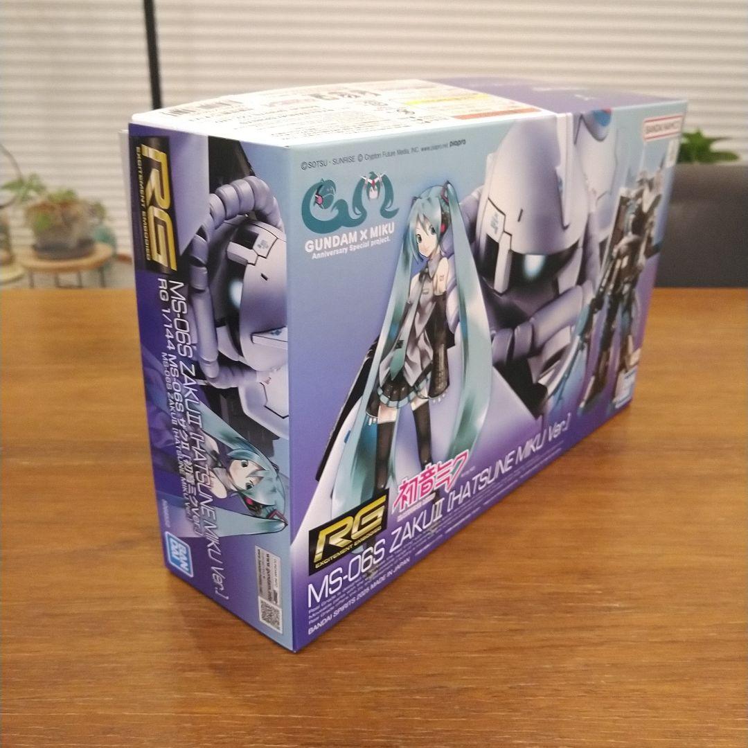 新品 RG MS-06S ザク II [初音ミク Ver.]