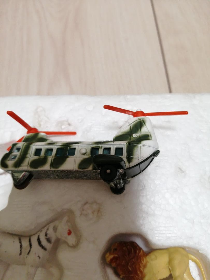 トミカ　サファリシリーズ