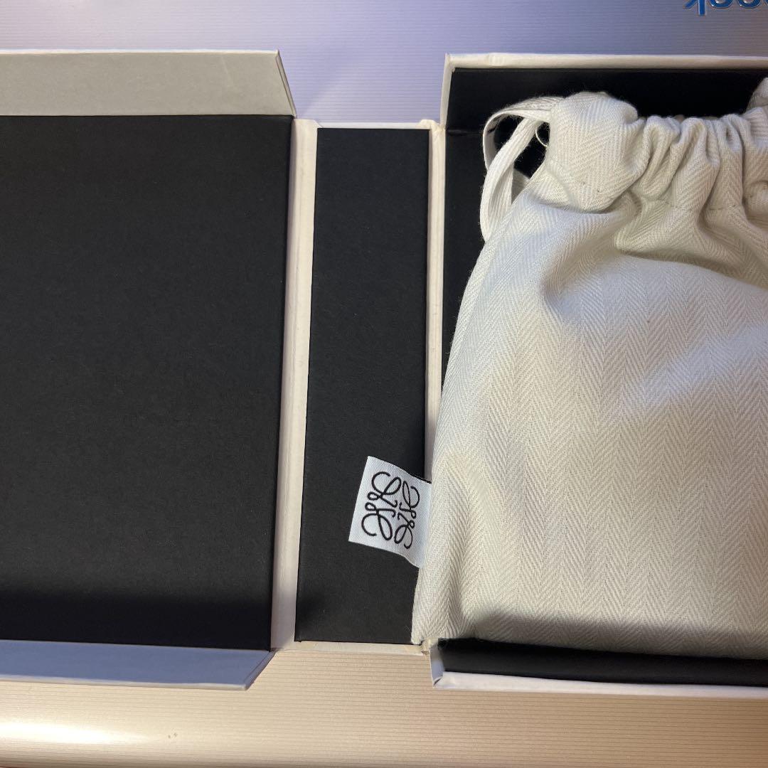 値下げ　【正規品】ロエベ ケース 黒【箱、巾着、バーコード付き】