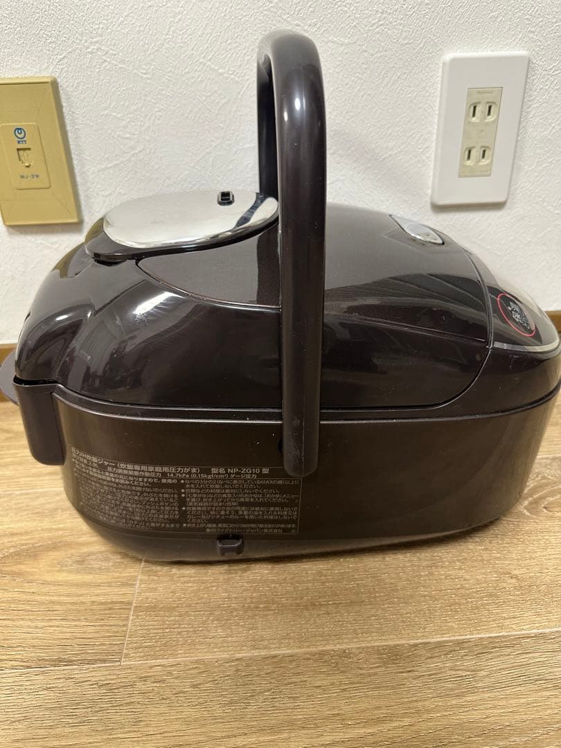 Zojirushi NP-ZG10圧力IHジャー炊飯器 2020年製