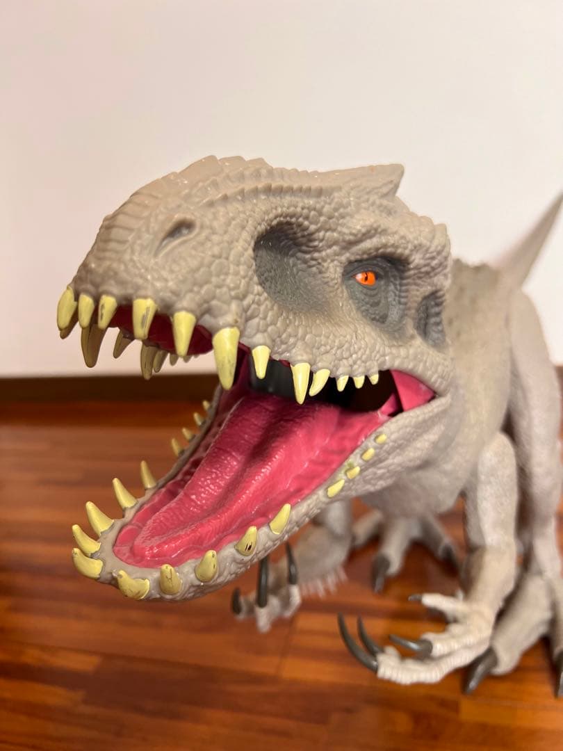 恐竜フィギュア (インドミナスレックス)グレー 大きいサイズ