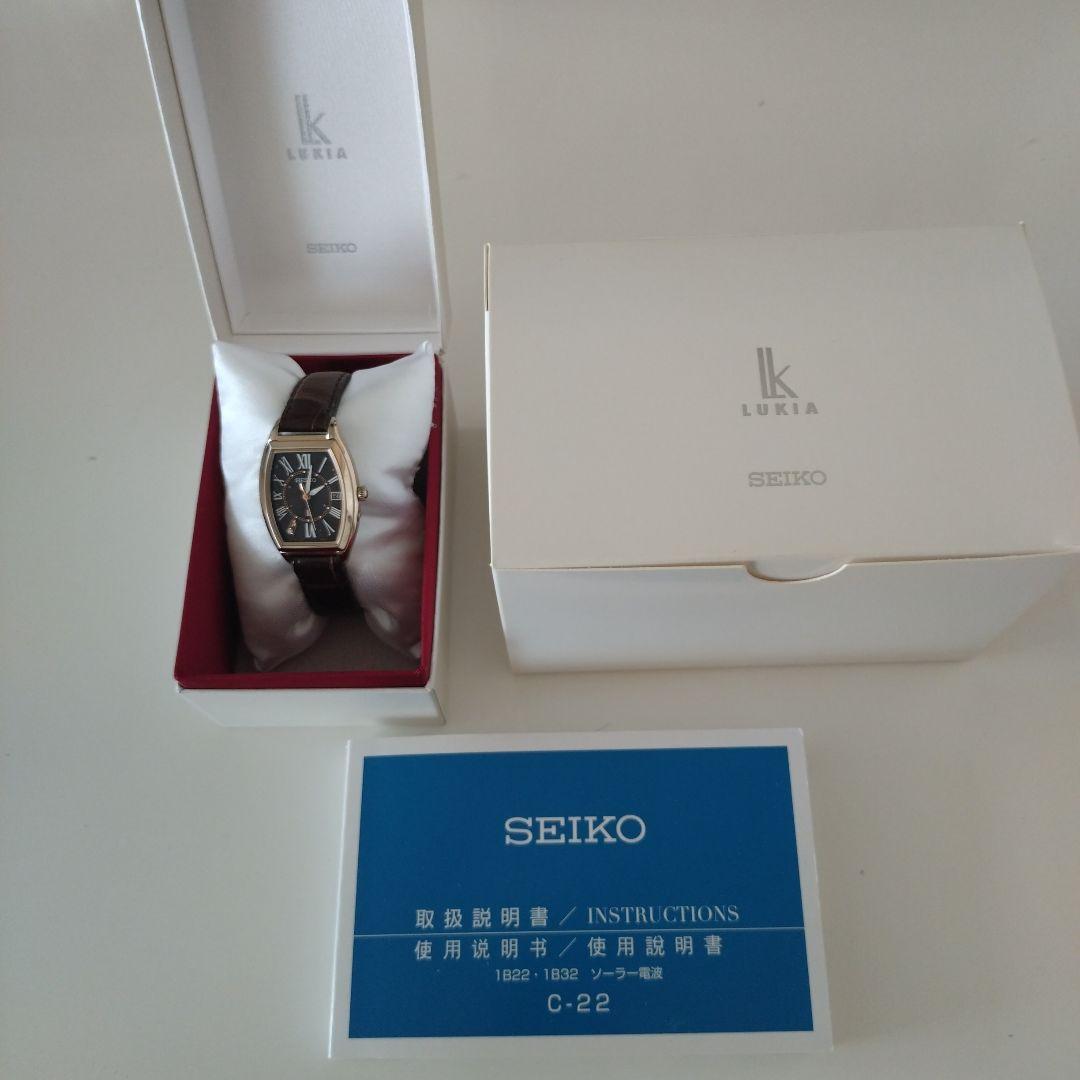 SEIKO LUKIA 腕時計　ソーラー電波　1B32
