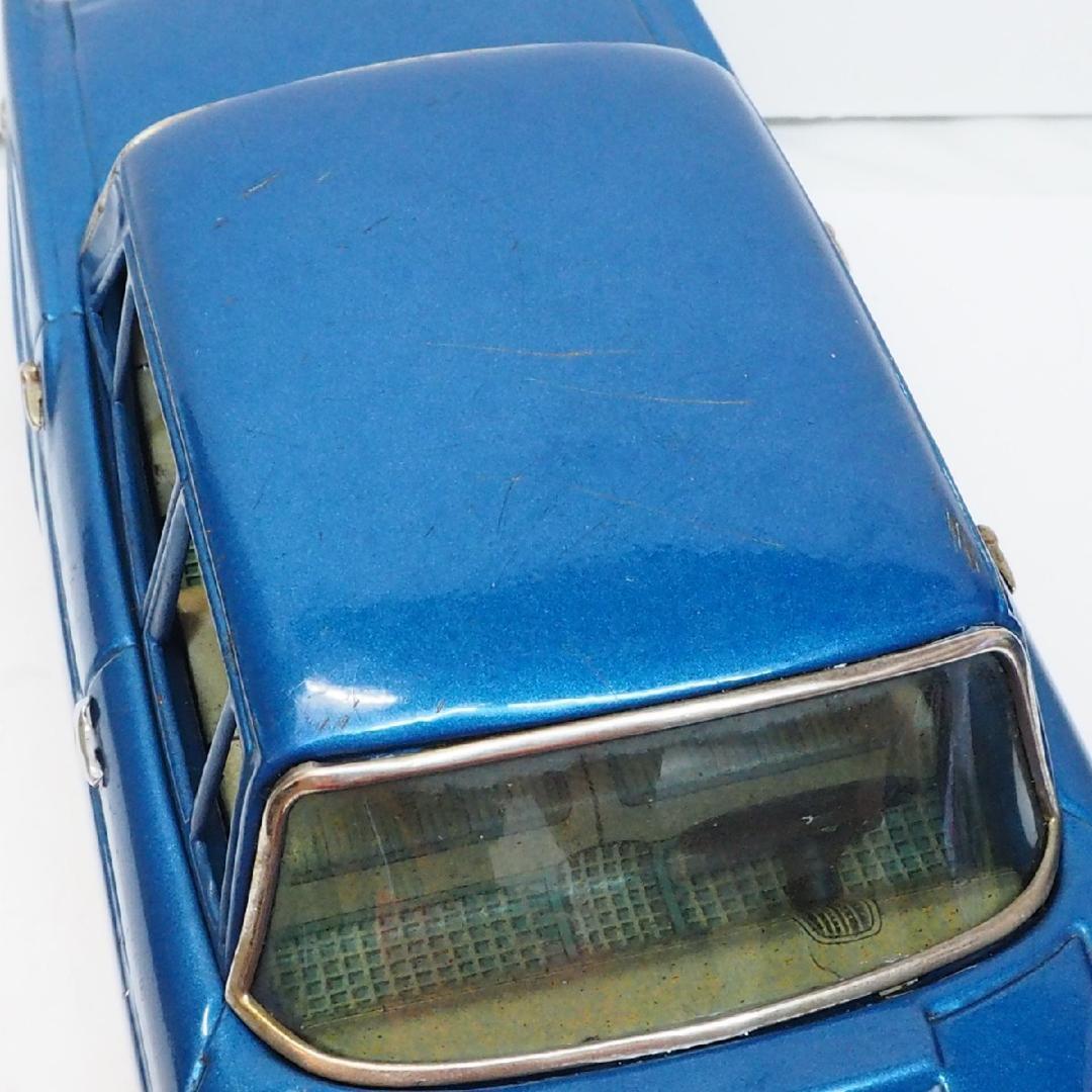 萬代屋【メルセデス ベンツ220大サイズ青エンブレム欠】ブリキtin car箱無
