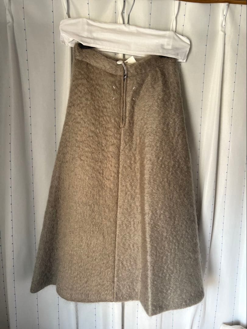 新品未使用　メゾンマルジェラ　ベージュ フレアスカート