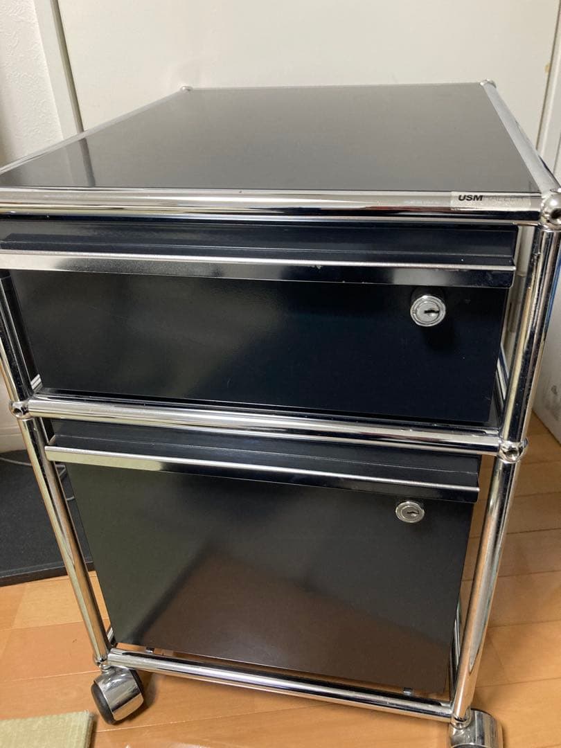 値下げ！スイスUSM社のモジュラー収納システムシリーズ　美品ブラックのワゴン