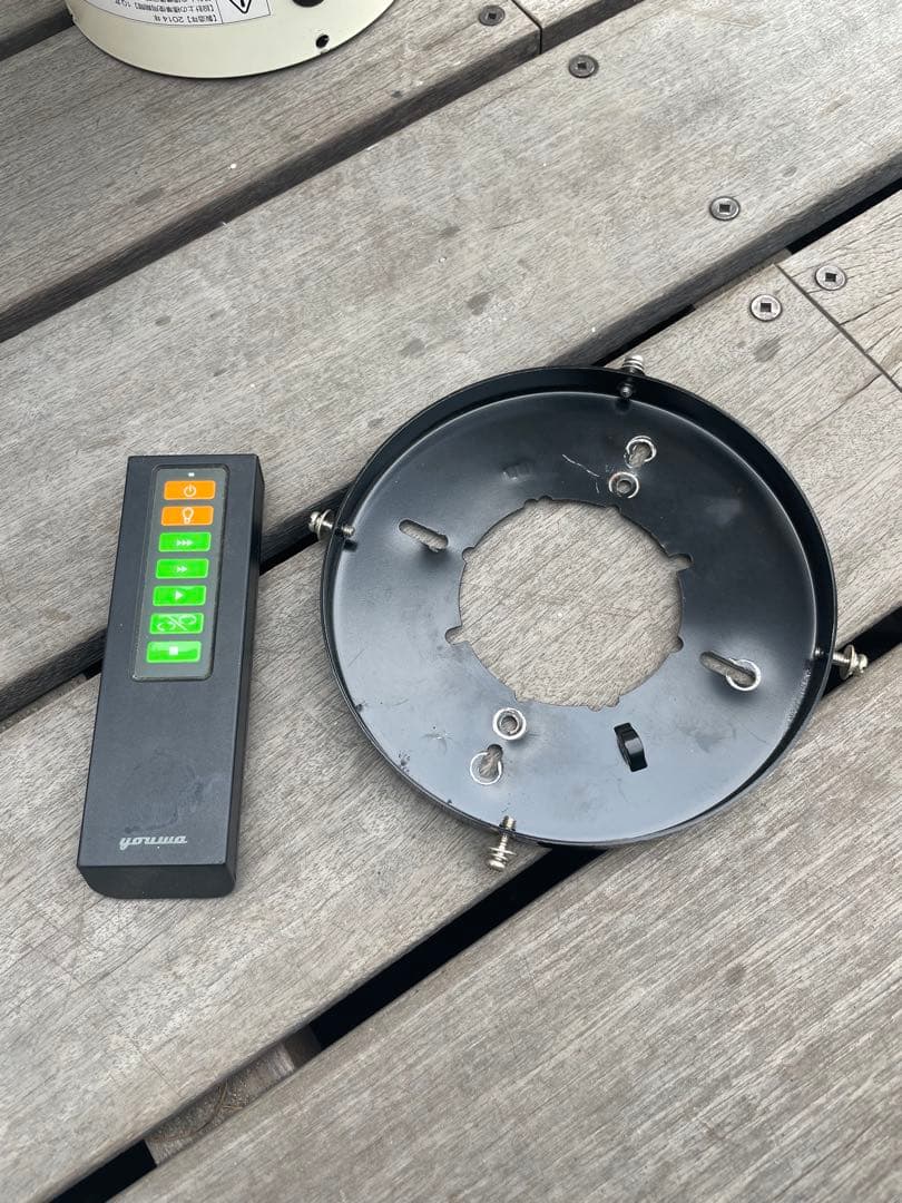 シーリングファン 4枚羽　電灯付き