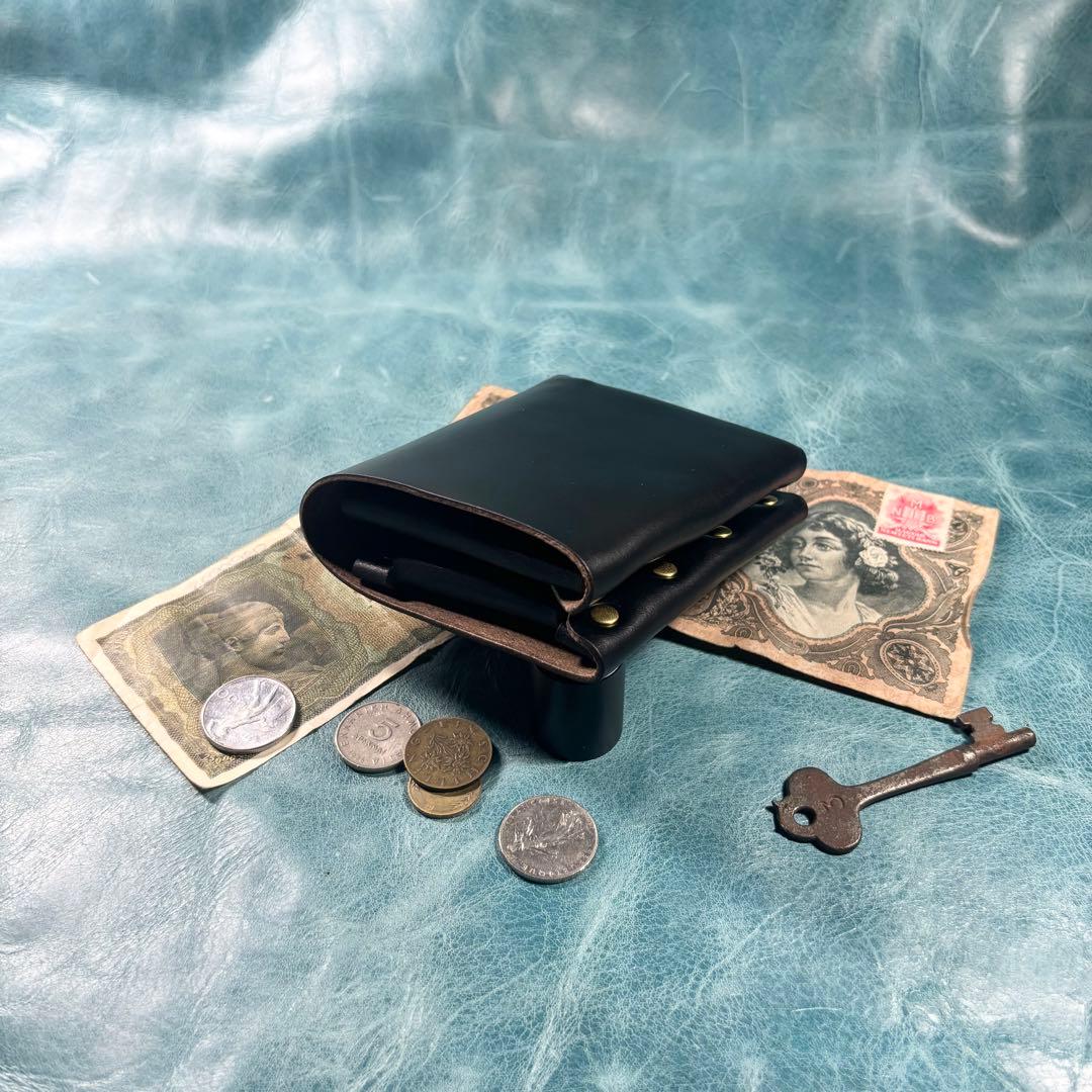 ハンドメイド　二つ折り　革財布　クロムエクセル　黒色　真鍮　cx-hw-000①