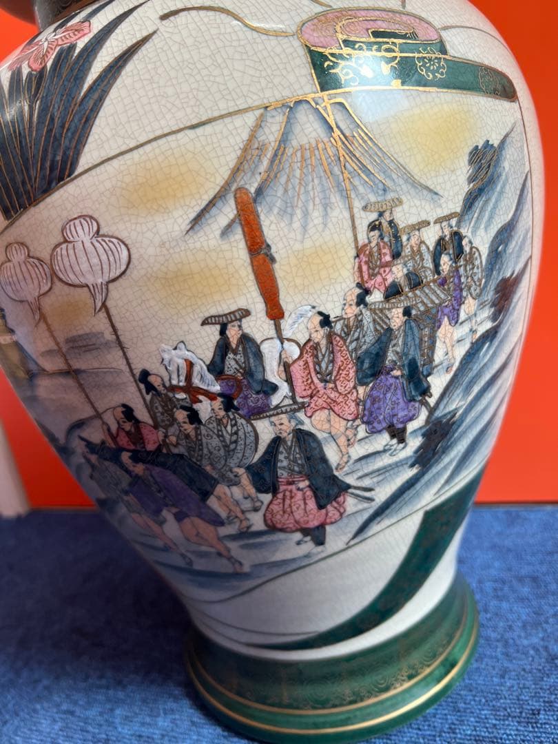 1329  薩摩焼　色絵金彩人物風景図　沈香壺　時代物　骨董