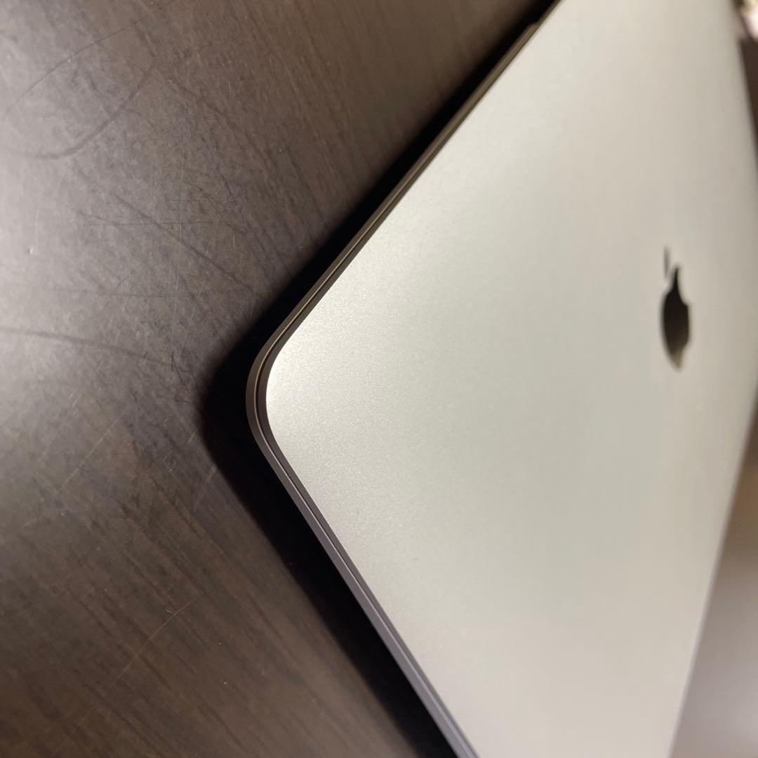 MacBook Air 13インチ （Intel Core i5）