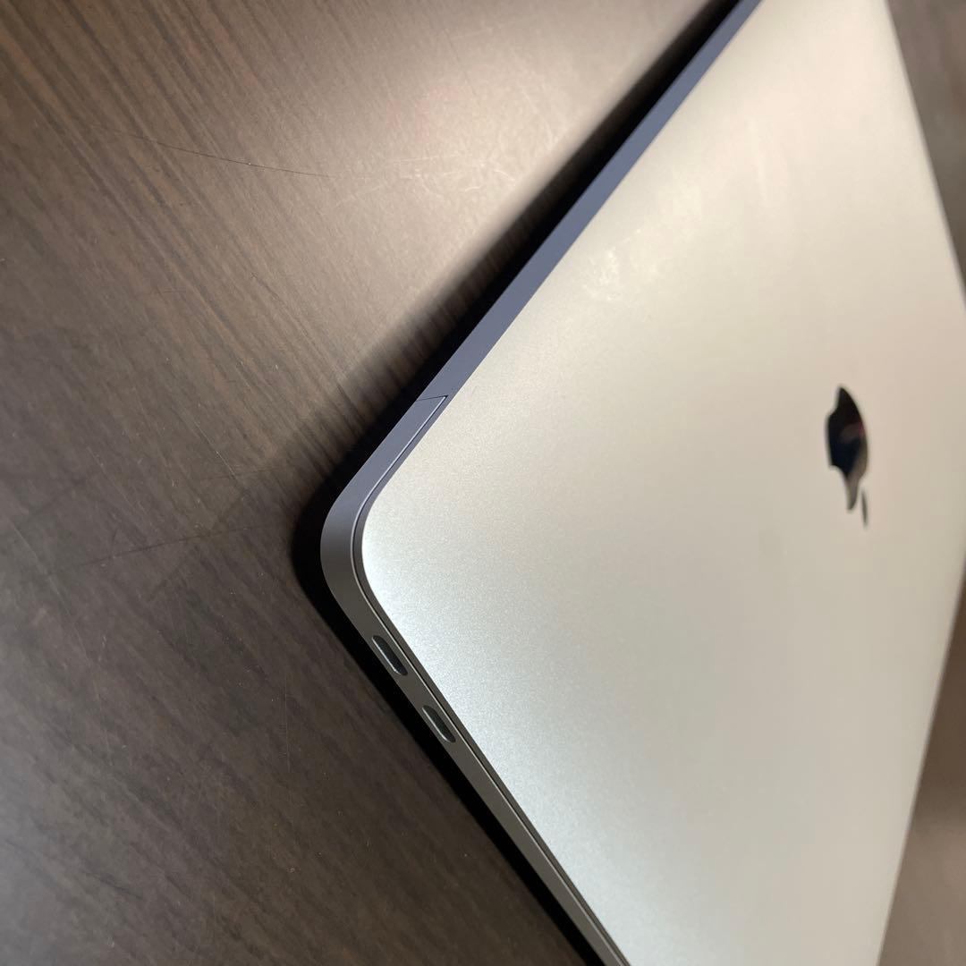 MacBook Air 13インチ （Intel Core i5）