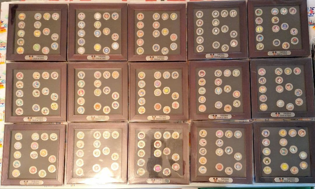 レア　ディズニーストア　コレクタブルカフスボタン　フルセット