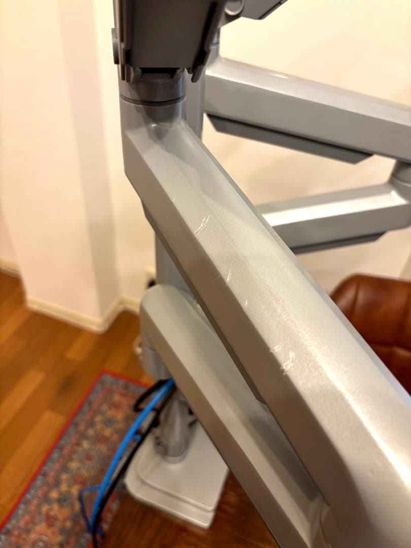 トリプルモニターアーム（ガススプリング・ヘビーデューティ・美品）