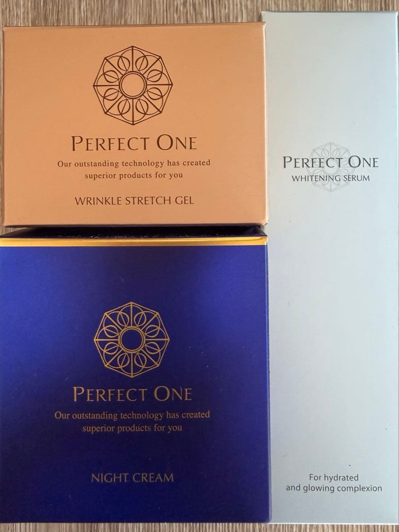 新日本製薬パーフェクトワン　ホワイトニング、ナイトクリーム、リンクルストレッチ