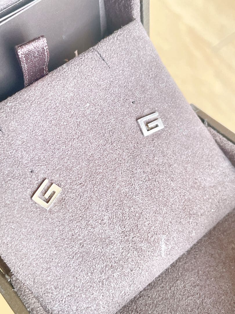 値下げ　GUCCI Gロゴスタッドピアス シルバー750 K18WG