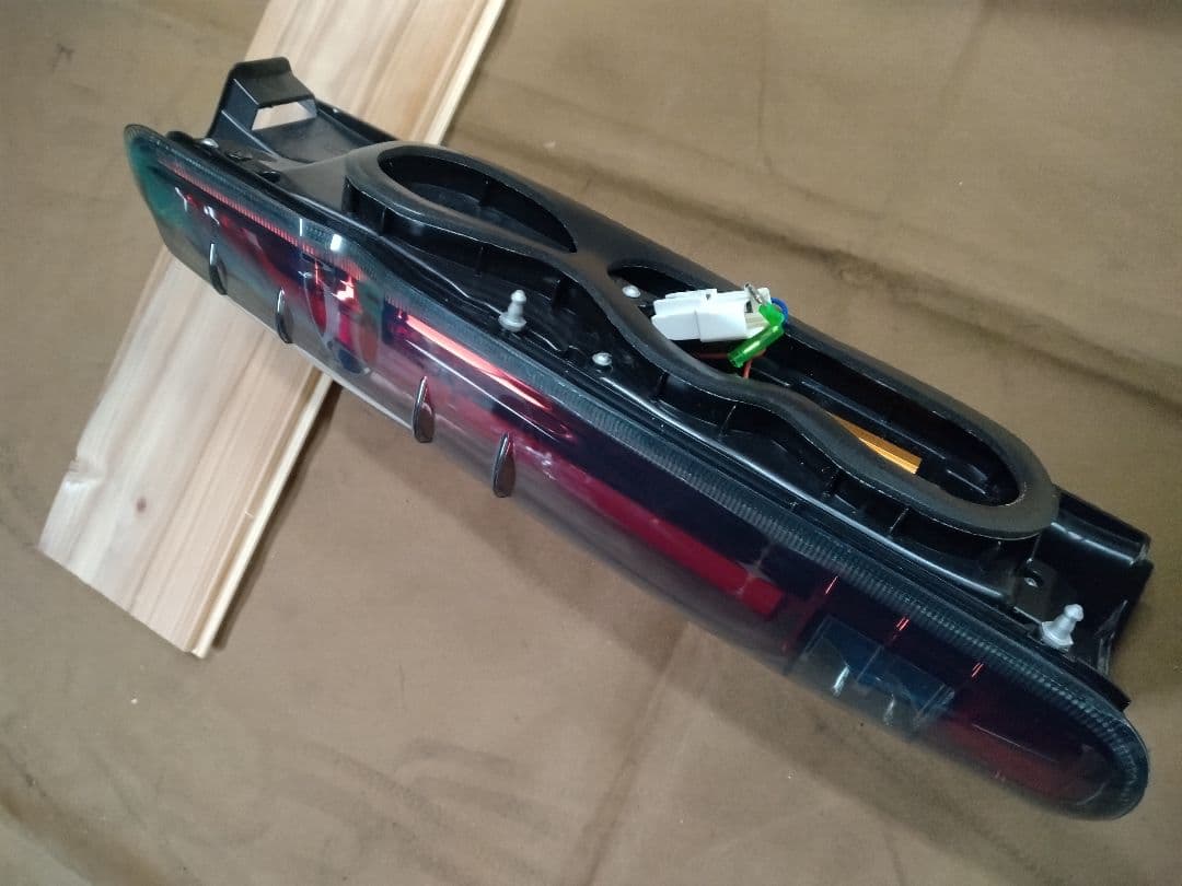 ◯ハイエース　テールランプ