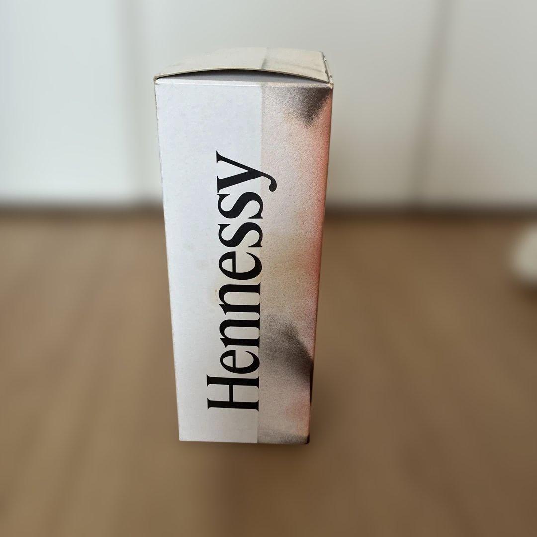 ヘネシー V.S リミテッド エディション by Futura 容量：700ml