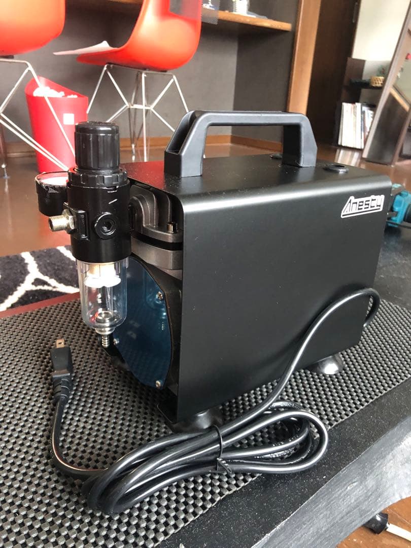 エアブラシ コンプレッサー