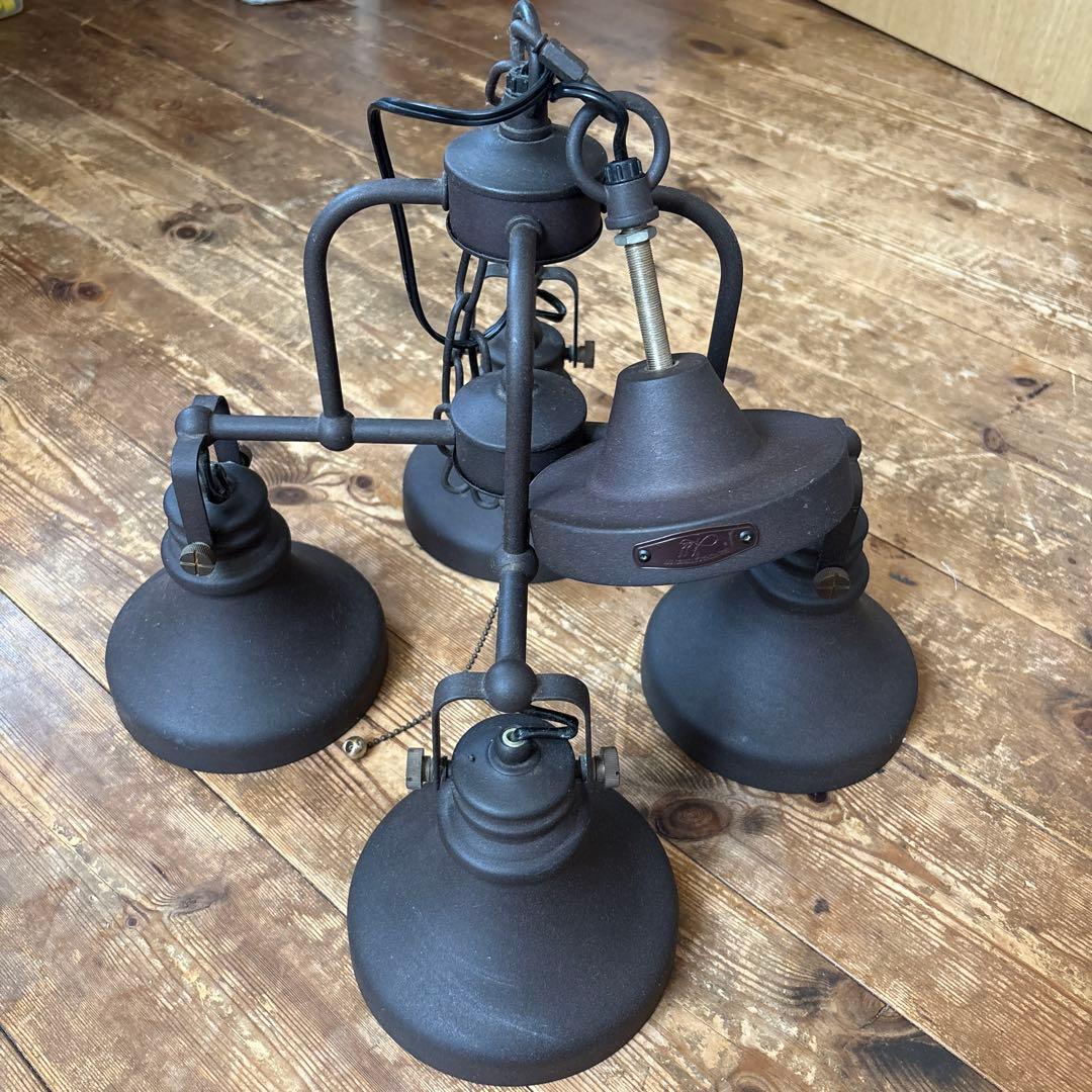 ブラックメタル4灯シャンデリア