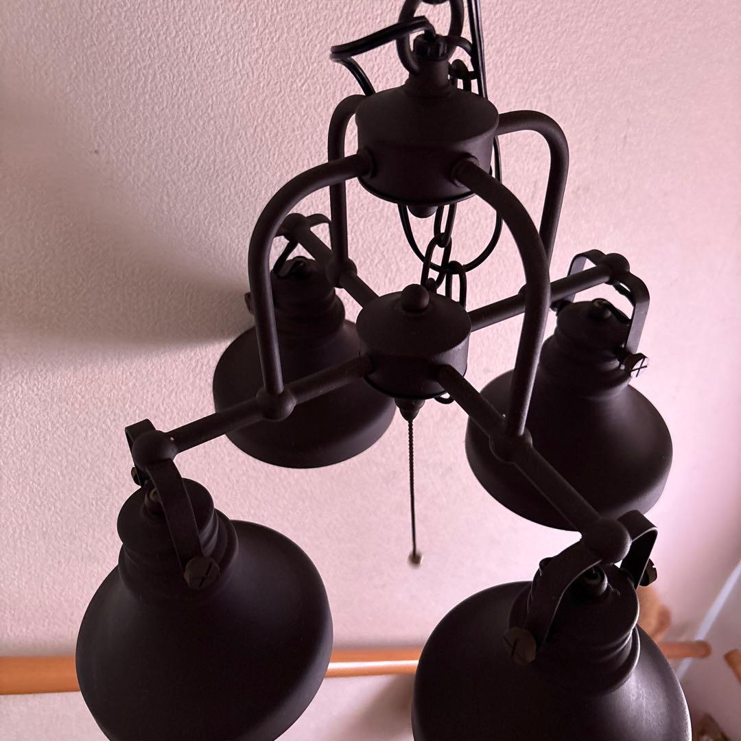 ブラックメタル4灯シャンデリア