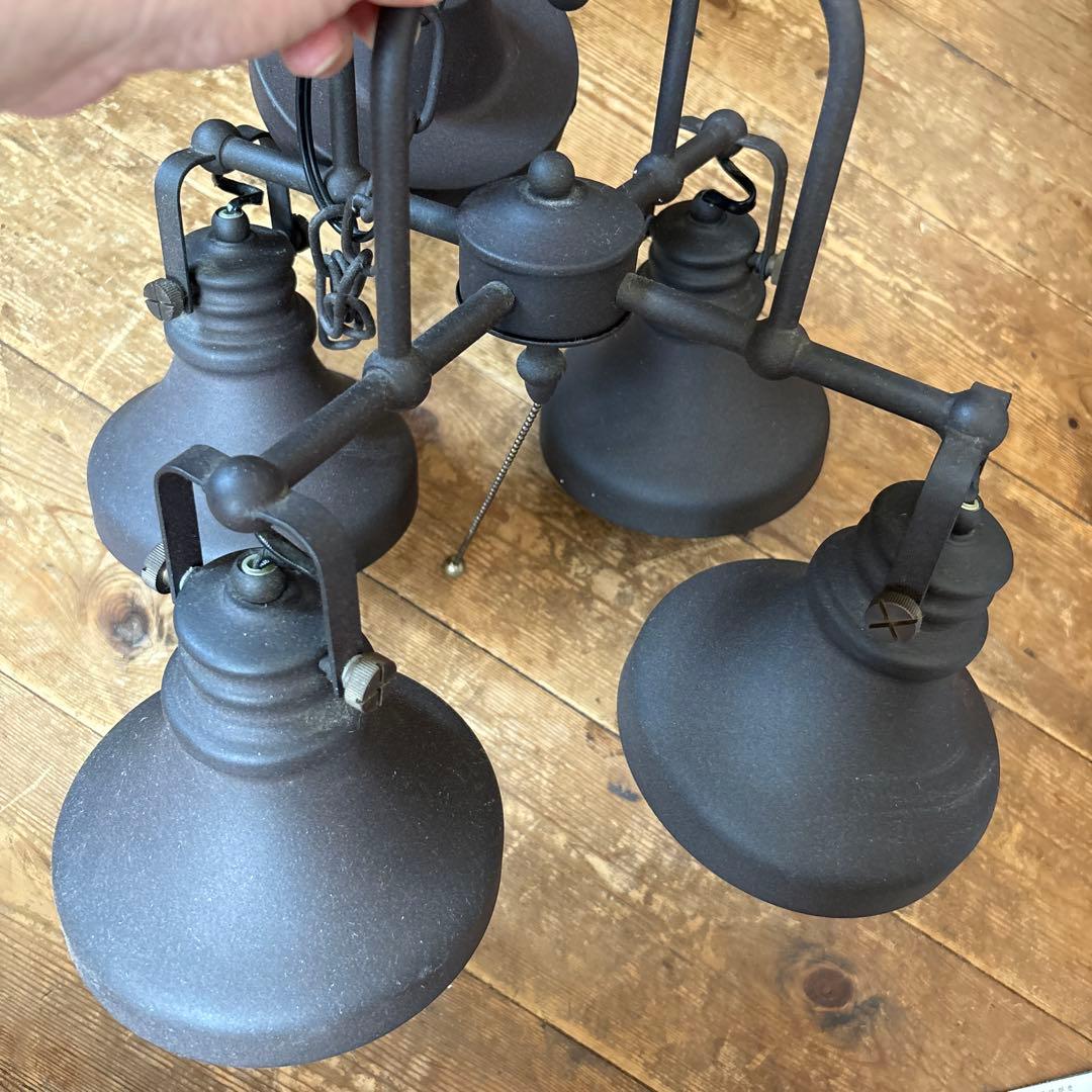 ブラックメタル4灯シャンデリア