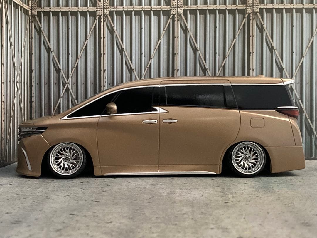 1/24 新型アルファード・ブロンド（カスタム品）