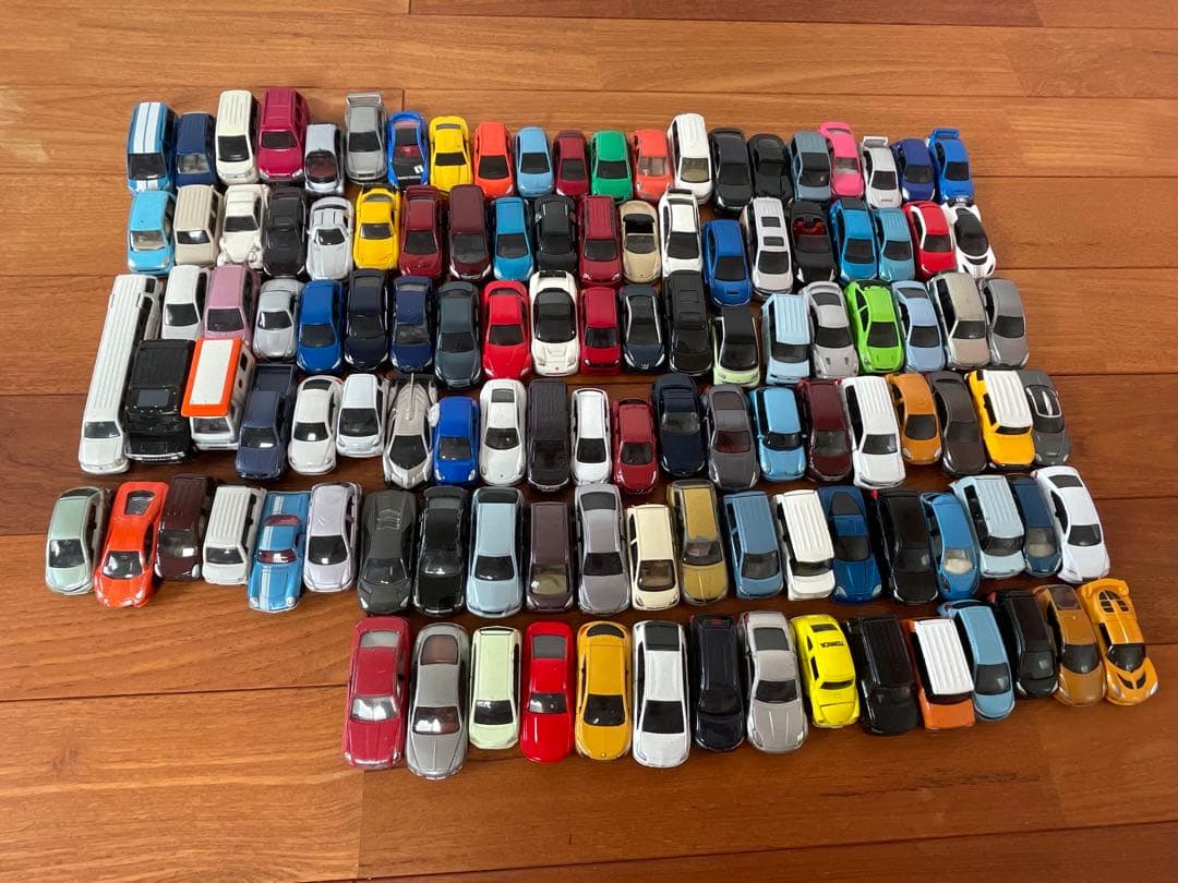 トミカ　まとめ売り　約120台（国産車、外車、スポーツカー）