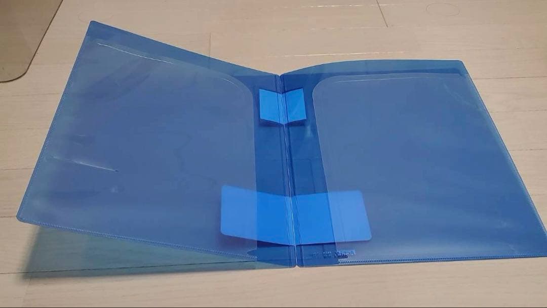 青い2ポケットクリアホルダー A4サイズ✖️120枚