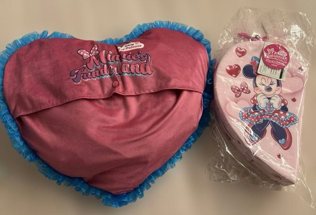 ディズニー♡ミニー♡パルパルーザ　ブランケット＆ポータブルクッション