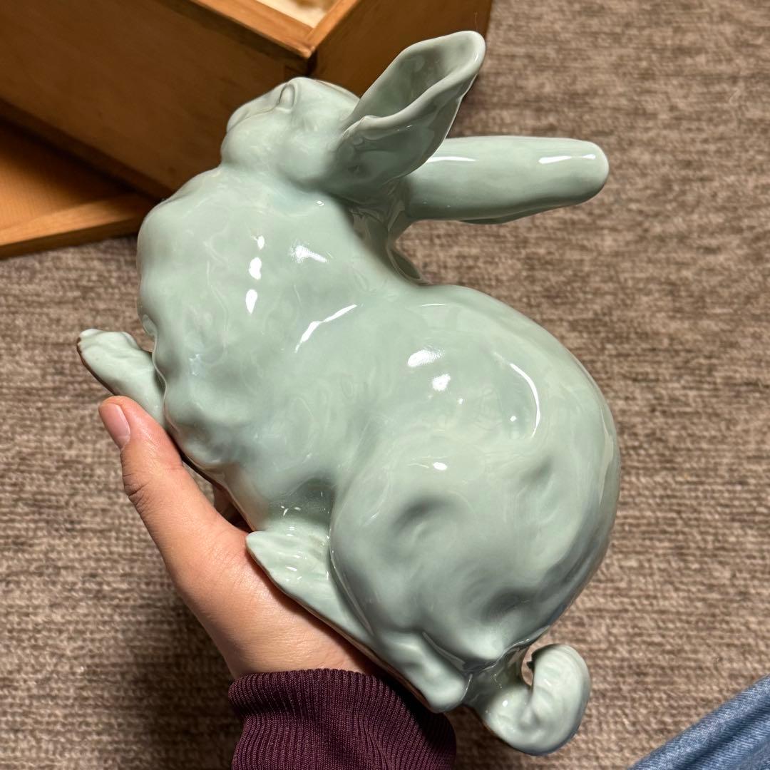宮永東山 作　青磁兎　置物　共箱　　床置き　(検索：諏訪蘇山 三浦竹泉 )