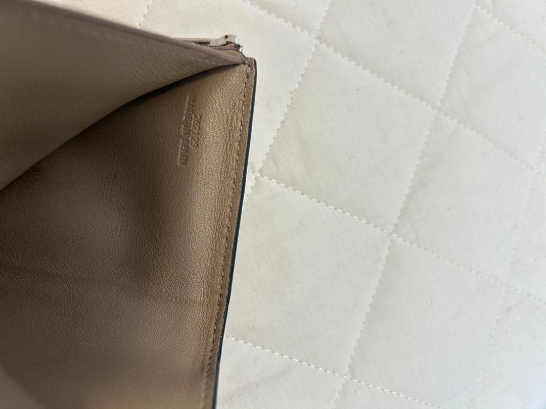 LOEWE ロエベ 三つ折り財布 ベージュ