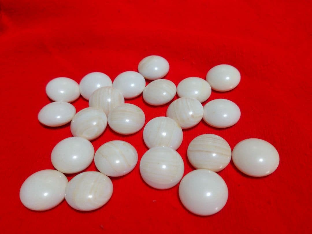 【囲碁】欅碁笥　本蛤碁石、那智黒石　11.4ミリ