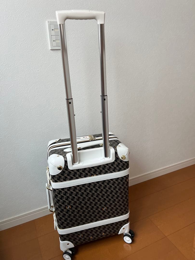 Resurrection レザレクション　キャリーケース