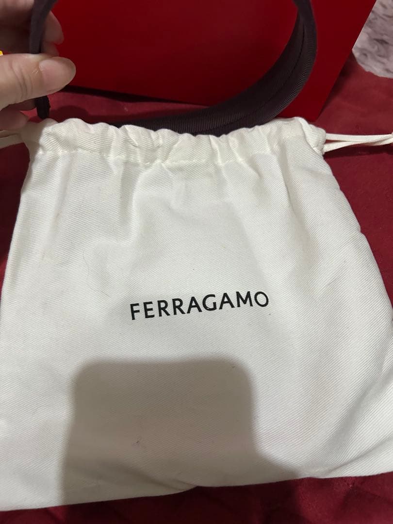 FERRAGAMO リボン付きヘアバンドカチューシャ