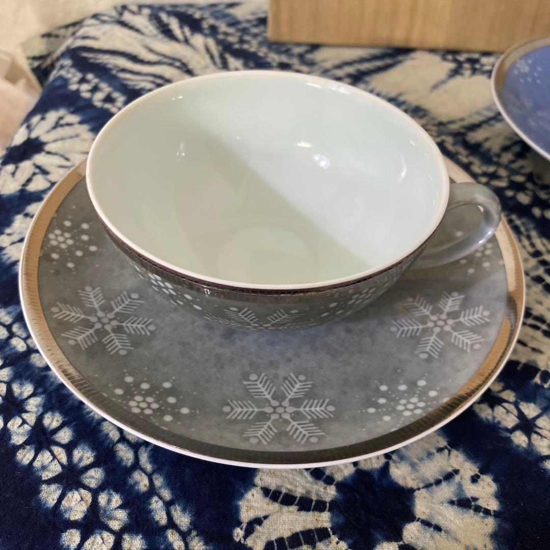 セール人間国宝 十四代 今泉今右衛門 本人作 色絵薄墨吹墨墨はじき雪文紅茶碗