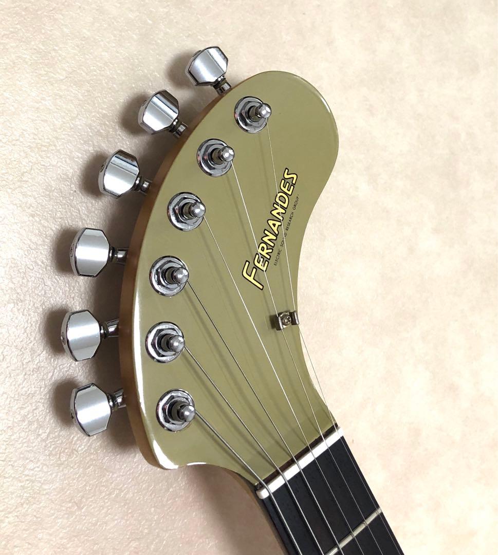 【ケース付き】ZO-3 グレー アンプ内蔵ミニギター ヘッドフォン端子付