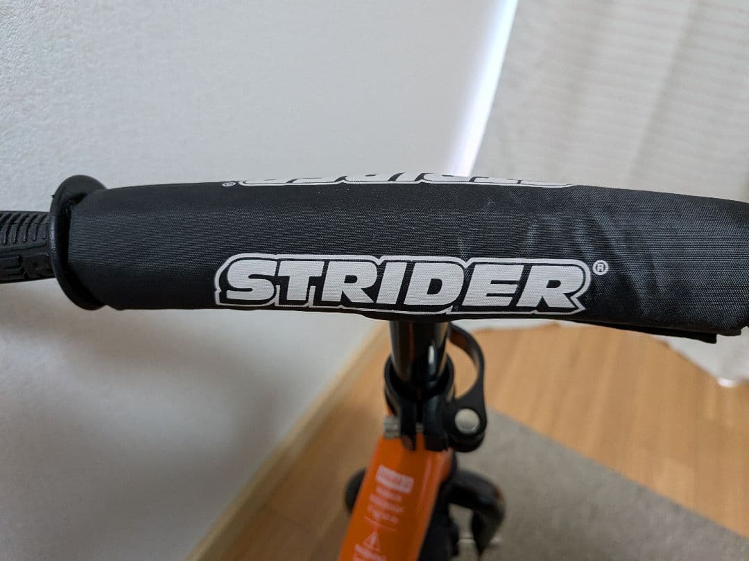 【美品】ストライダー スポーツ 12インチ オレンジ　プロテクター　ヘルメット付