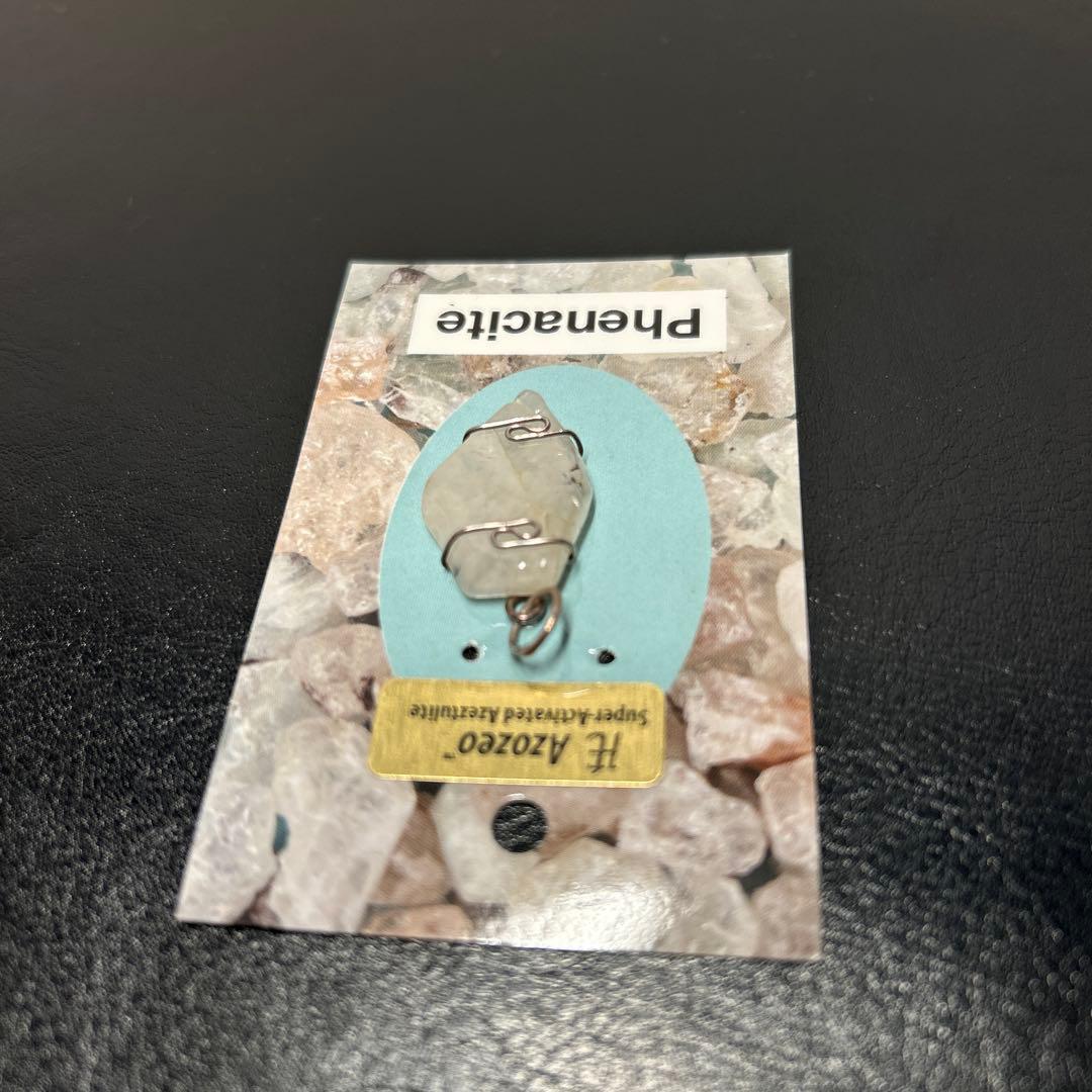 H&E社フェナカイト(AZOZEO) ワイヤーラップ ペンダントトップ 3.6g