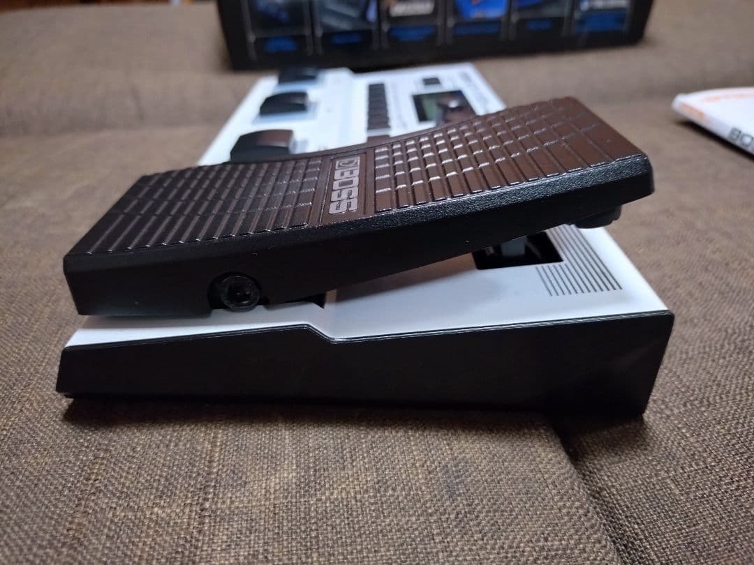 BOSS GT-1 　専用アダプタPSA-100S・GT-1の教科書　箱付き