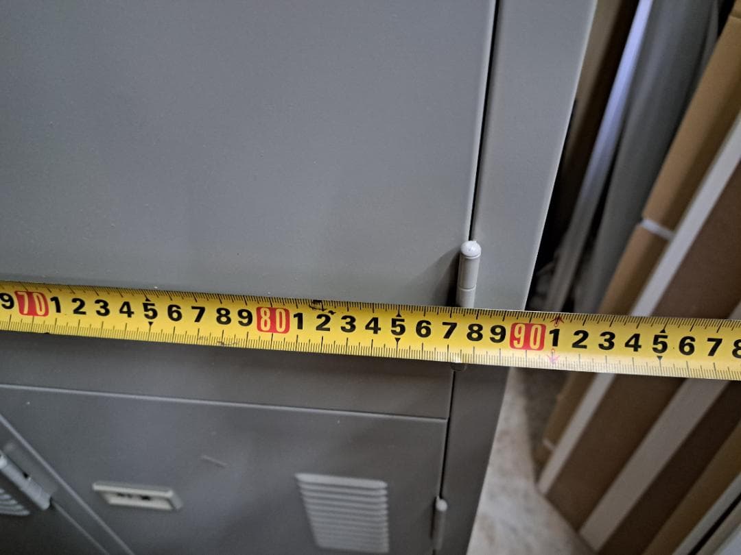 グレーロッカー 幅90cm 高さ180cm奥行51cm　鍵付き