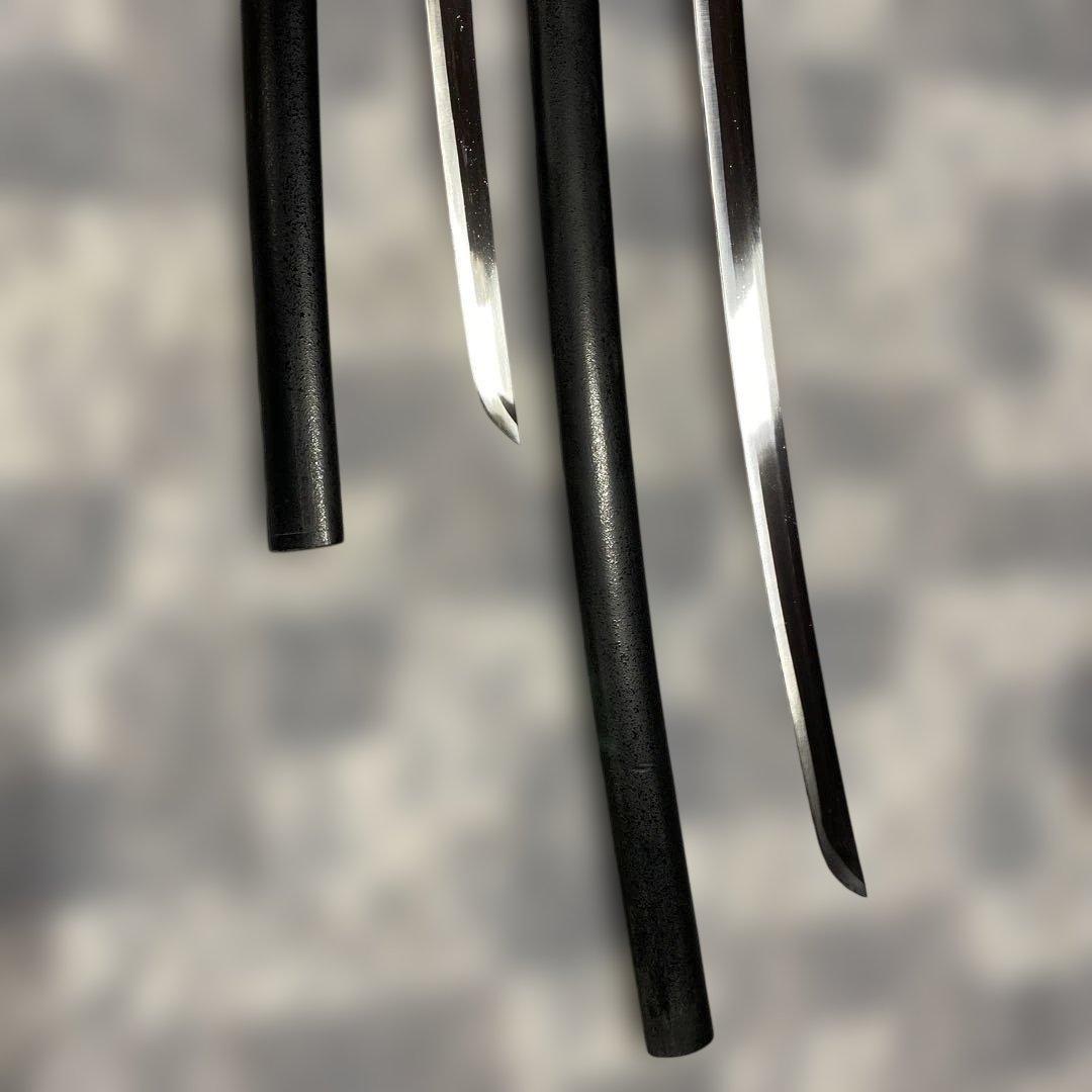 模造刀大小２本 黒柄 鶴松楕円鍔 黒梨地鞘