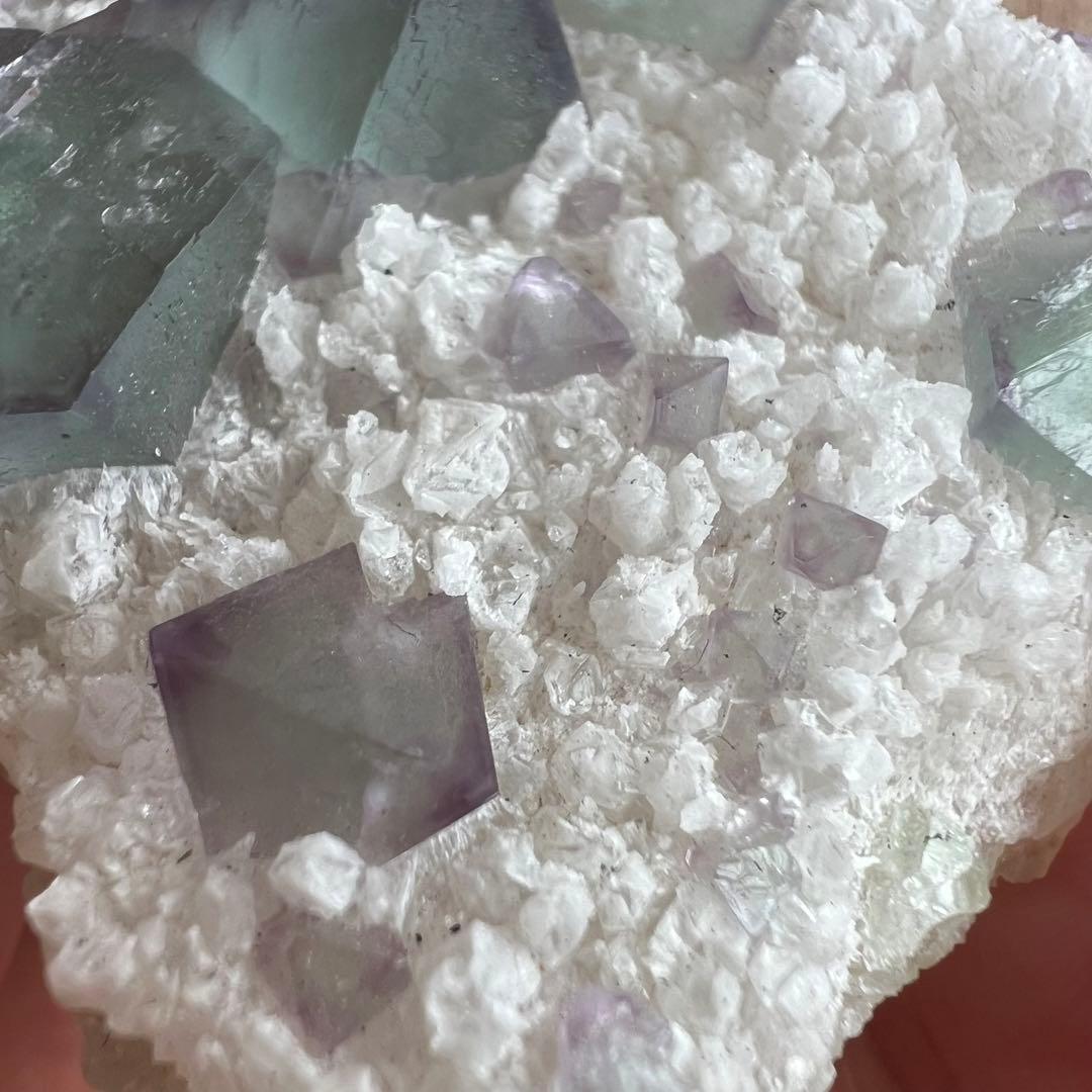 八面体 フローライト P20 水晶 共生 鉱物 標本 原石