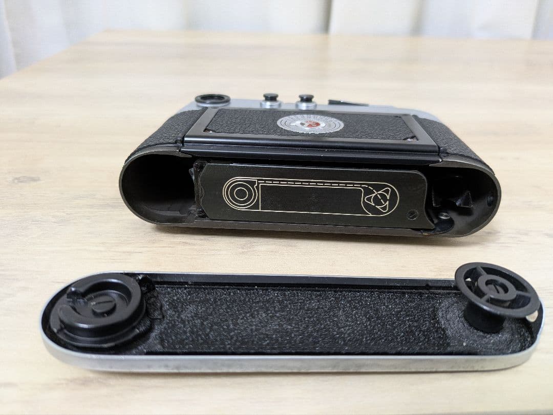 【カメラ】Leica M4 ボディ（ジャンク品・シャッター幕外れ）