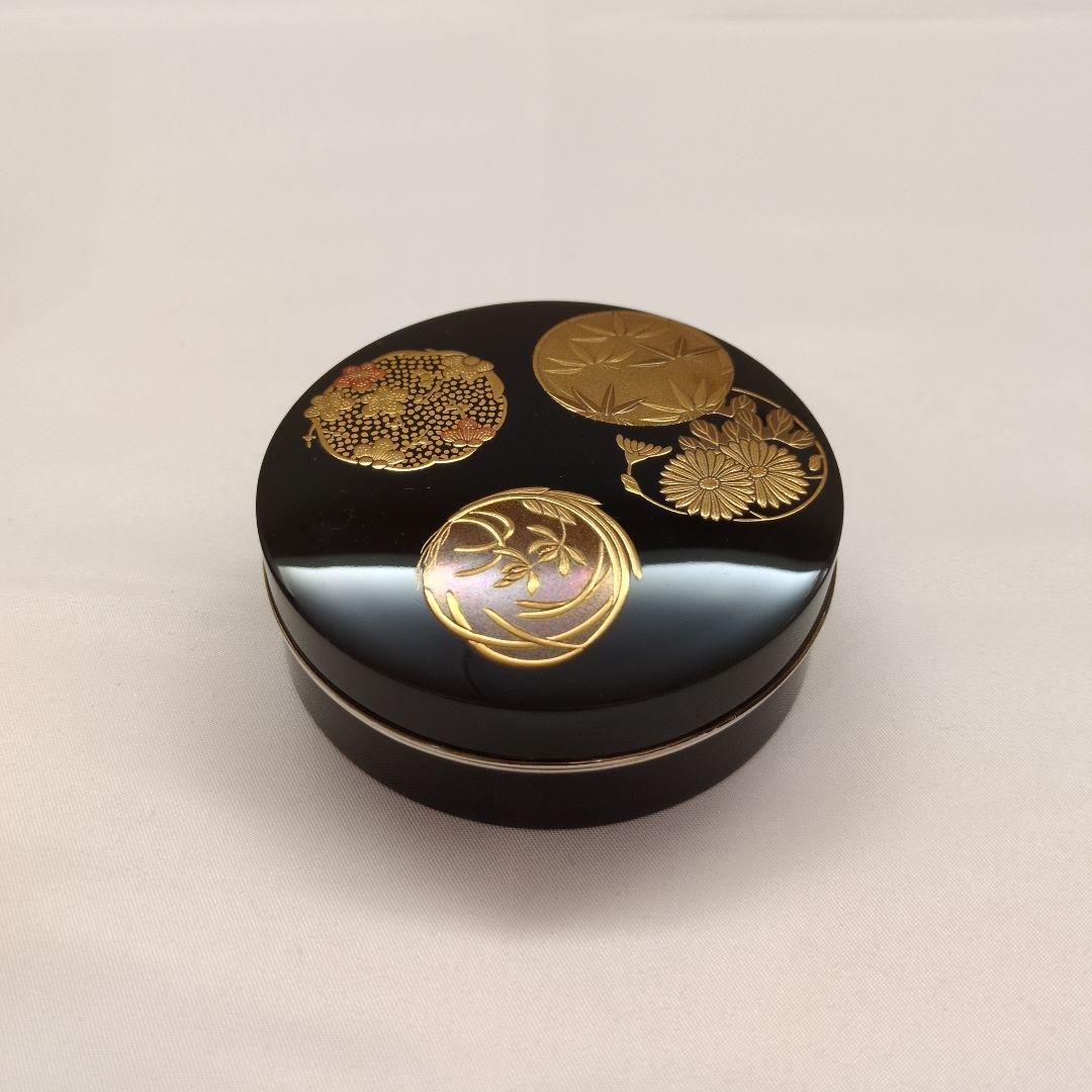 茶道具　香合　花の丸　四君子　「一后一兆」作　蒔絵