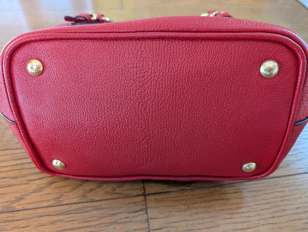 MIU MIU　ミューミュー　 赤 　レザー　ハンドバッグ