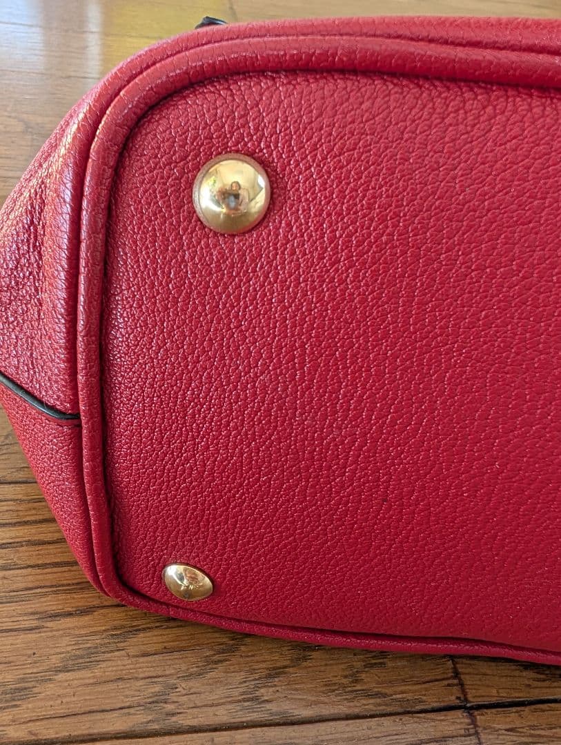 MIU MIU　ミューミュー　 赤 　レザー　ハンドバッグ