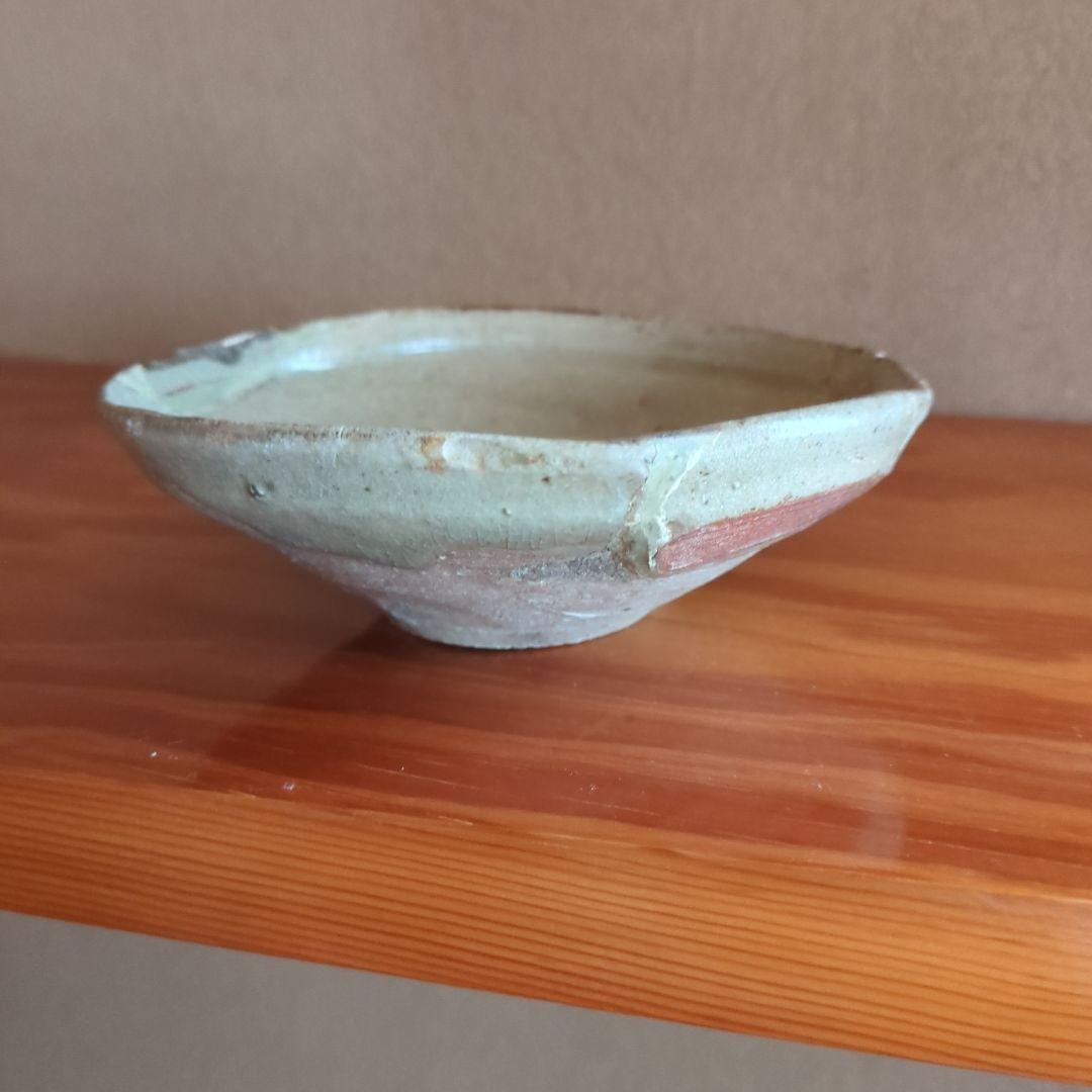 陶器製円形皿 木箱付き 古唐津茶碗　桃山時代　発掘品　骨董品　古美術　皮鯨　馬盥