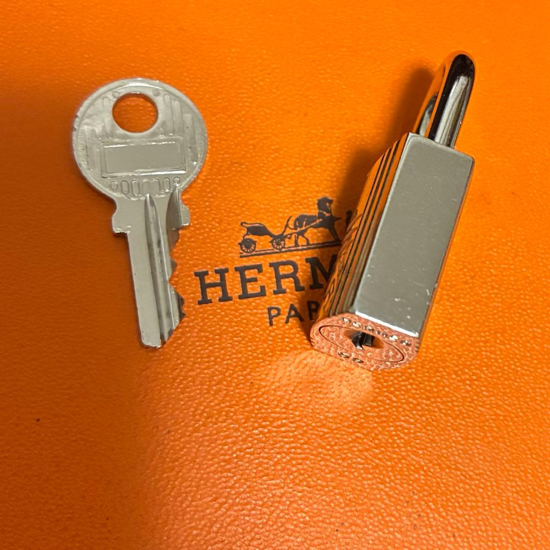 エルメス シルバー　カデナ　南京錠　パドロック　鍵　キー　NO59